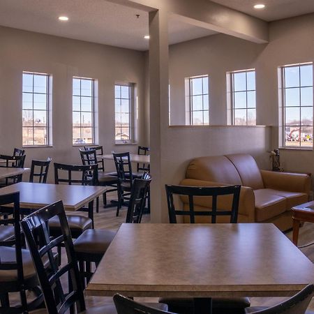 Belva Deer Inn Sigourney Ngoại thất bức ảnh